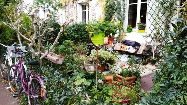 Το Παρίσι διαθέτει ειδικά κτίρια για να μένουν καλλιτέχνες και ζωγράφοι - Ενας άλλος κόσμος [εικόνες] | iefimerida.gr 15