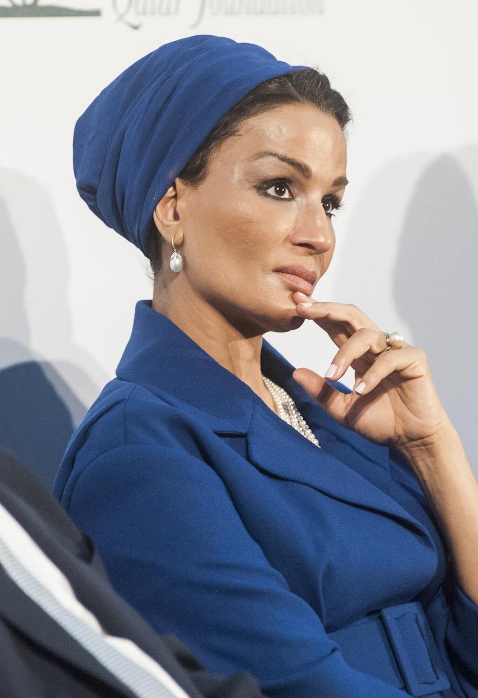 Γιατί οι μουσουλμάνες πριγκίπισσες και βασίλισσες δεν φοράνε πέπλο και hijab -Ενας άλλος κόσμος [εικόνες] | iefimerida.gr 13