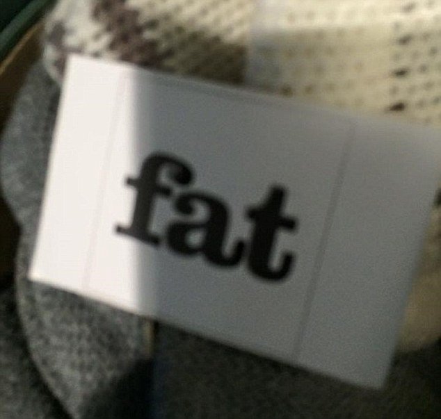 Στο στόχαστρο ρατσιστών στο Λονδίνο, οι χοντροί -Η απίστευτη επίθεση με κάρτες που τους κάνουν [εικόνες] | iefimerida.gr 0