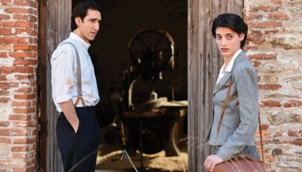 «Ουζερί Τσιτσάνης» -Ο έρωτας ενός χριστιανού και μιας εβραίας στην Ελλάδα του 1942 [εικόνες] | iefimerida.gr 0