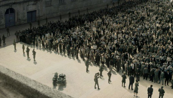 «Ουζερί Τσιτσάνης» -Ο έρωτας ενός χριστιανού και μιας εβραίας στην Ελλάδα του 1942 [εικόνες] | iefimerida.gr 1