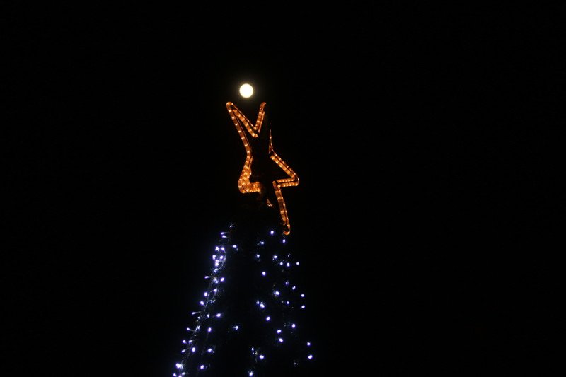 Μάγεψε το «Παγωμένο Φεγγάρι» -Το σπάνιο φαινόμενο στον ελληνικό ουρανό μέσα από 26 φωτογραφίες [εικόνες] | iefimerida.gr 10