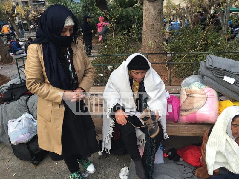 Ανεξέλεγκτη η κατάσταση στην πλατεία Βικτωρίας -Στο έλεος του ψύχους οι μετανάστες [εικόνες] | iefimerida.gr 6