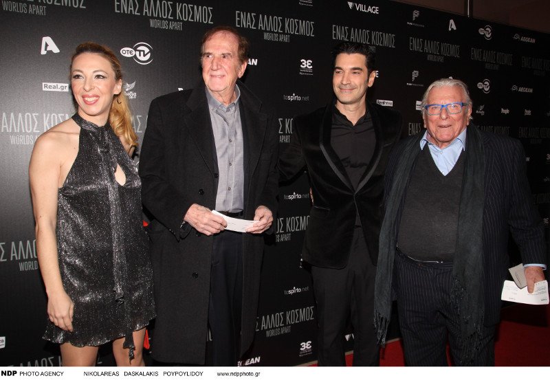 Η Γιάννα Αγγελοπούλου με τζιν καμπάνα στον Παπακαλιάτη -Ολο το εγχώριο Χόλιγουντ στην πρεμιέρα της ταινίας [εικόνες] | iefimerida.gr 17