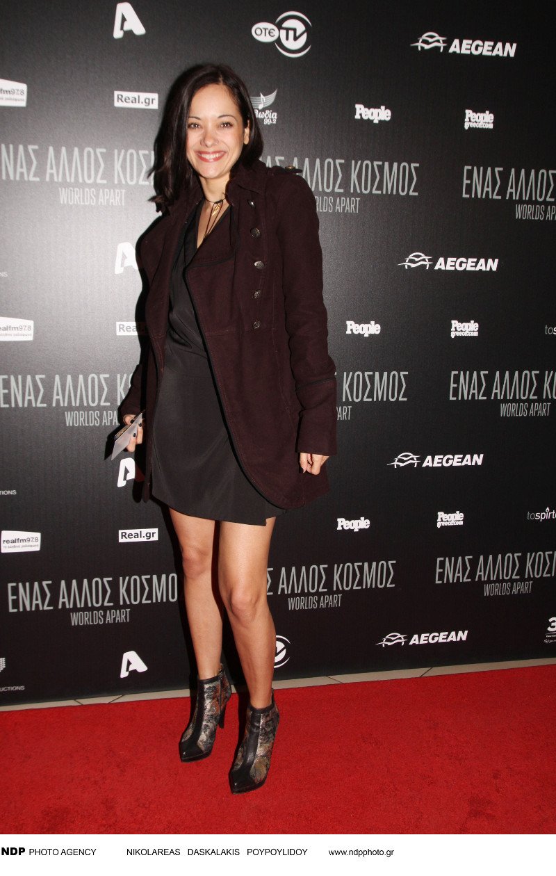 Η Γιάννα Αγγελοπούλου με τζιν καμπάνα στον Παπακαλιάτη -Ολο το εγχώριο Χόλιγουντ στην πρεμιέρα της ταινίας [εικόνες] | iefimerida.gr 20