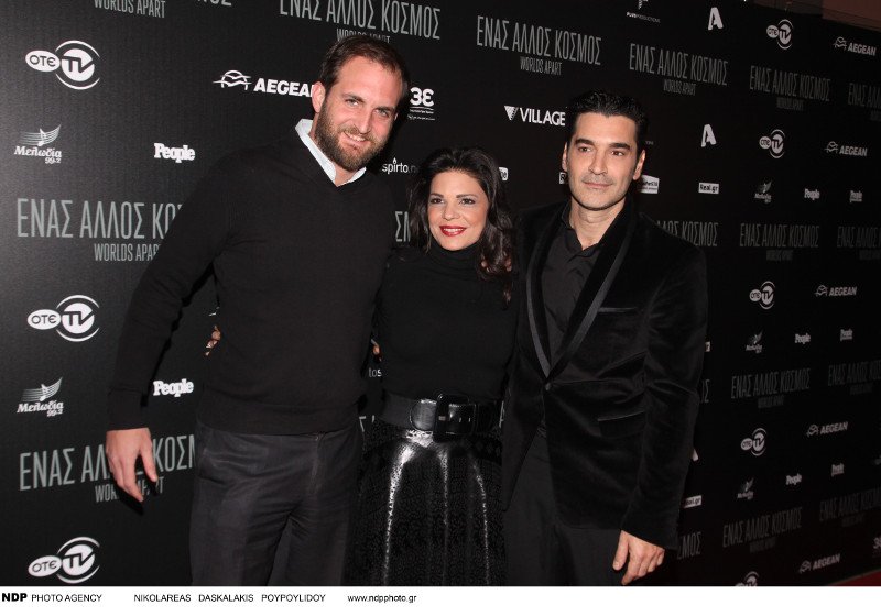 Η Γιάννα Αγγελοπούλου με τζιν καμπάνα στον Παπακαλιάτη -Ολο το εγχώριο Χόλιγουντ στην πρεμιέρα της ταινίας [εικόνες] | iefimerida.gr 25