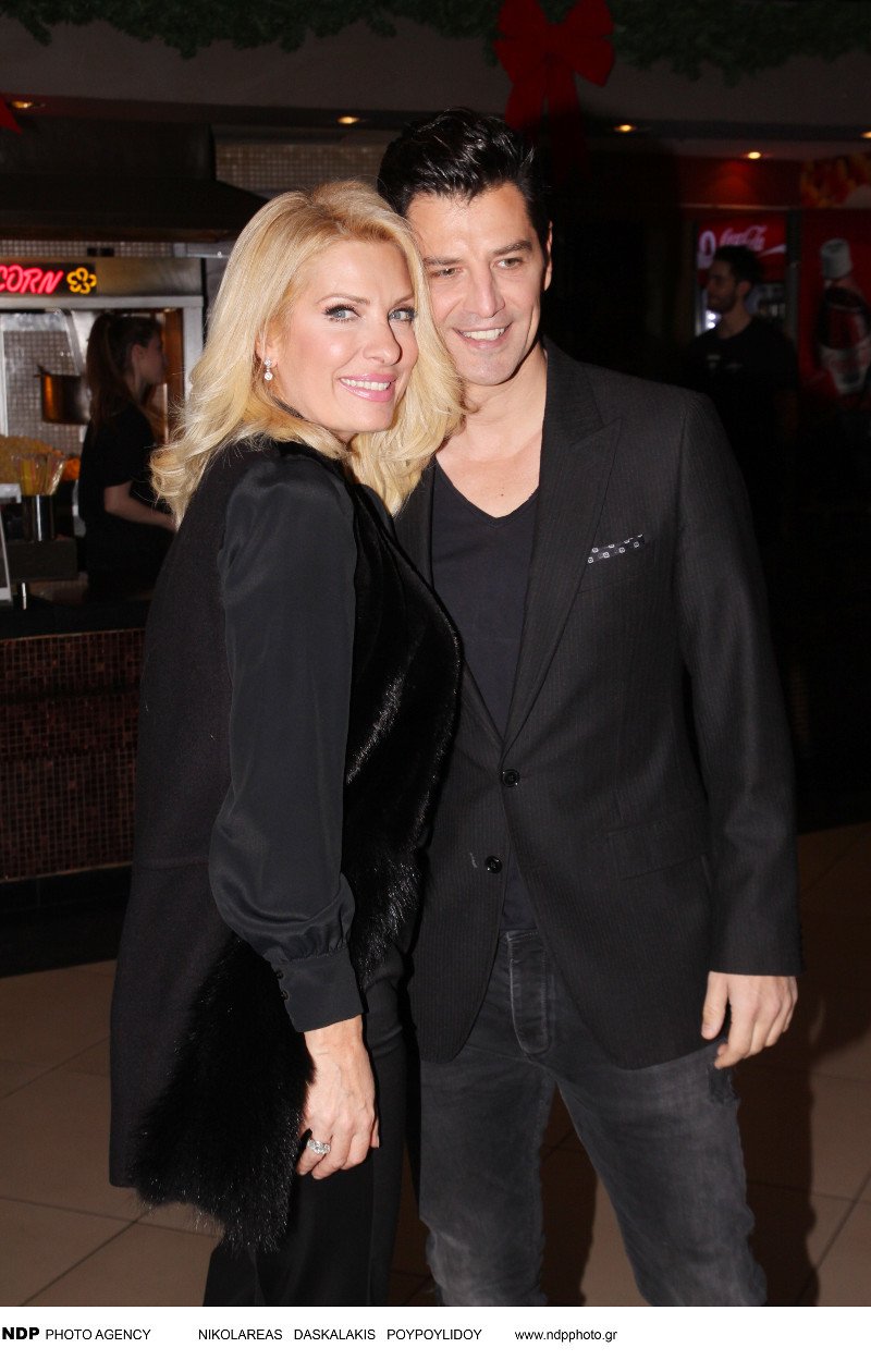 Η Γιάννα Αγγελοπούλου με τζιν καμπάνα στον Παπακαλιάτη -Ολο το εγχώριο Χόλιγουντ στην πρεμιέρα της ταινίας [εικόνες] | iefimerida.gr 26