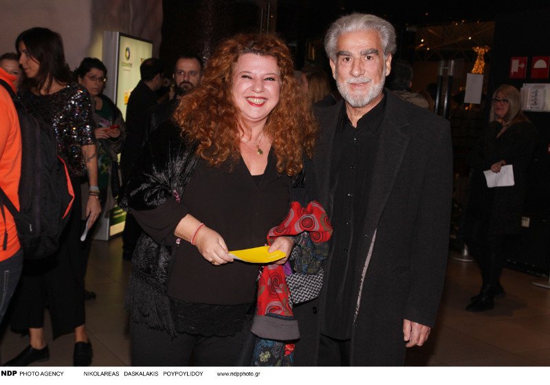 Η Γιάννα Αγγελοπούλου με τζιν καμπάνα στον Παπακαλιάτη -Ολο το εγχώριο Χόλιγουντ στην πρεμιέρα της ταινίας [εικόνες] | iefimerida.gr 13