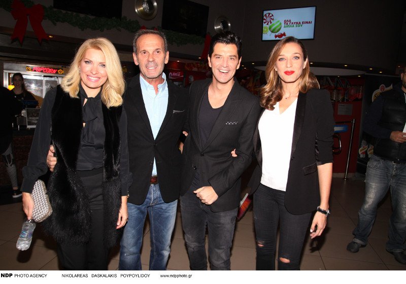 Η Γιάννα Αγγελοπούλου με τζιν καμπάνα στον Παπακαλιάτη -Ολο το εγχώριο Χόλιγουντ στην πρεμιέρα της ταινίας [εικόνες] | iefimerida.gr 31