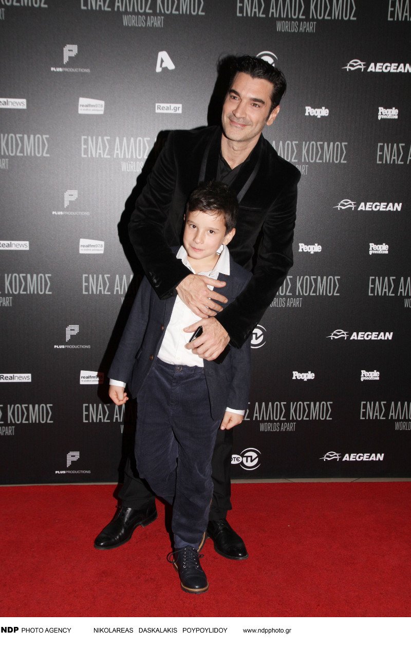 Η Γιάννα Αγγελοπούλου με τζιν καμπάνα στον Παπακαλιάτη -Ολο το εγχώριο Χόλιγουντ στην πρεμιέρα της ταινίας [εικόνες] | iefimerida.gr 32