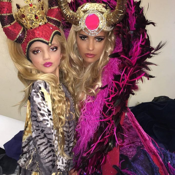 Σάλος με την 8χρονη προκλητικά βαμμένη κόρη της Κέιτι Πράις [εικόνες] | iefimerida.gr 3