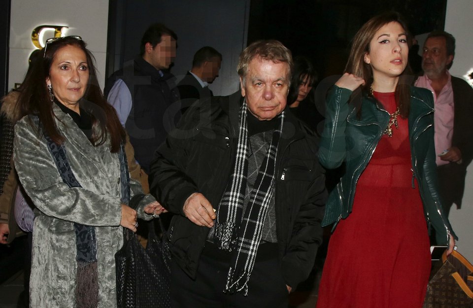 Γιάννης Πουλόπουλος: Με τις γυναίκες της ζωής του στον Βοσκόπουλο [εικόνες]  | iefimerida.gr 1