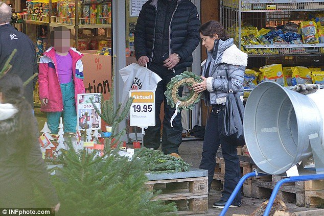 Το πραγματικό πρόσωπο της Σάλμα Χάγιεκ -Αχτένιστη, χωρίς μακιγιάζ [εικόνες]  | iefimerida.gr 1