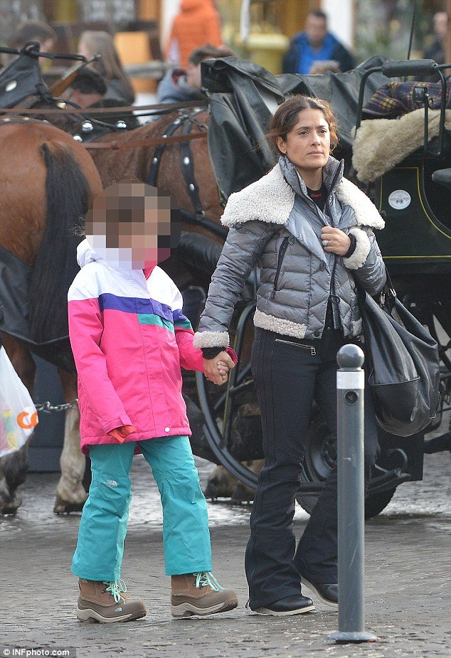 Το πραγματικό πρόσωπο της Σάλμα Χάγιεκ -Αχτένιστη, χωρίς μακιγιάζ [εικόνες]  | iefimerida.gr 2