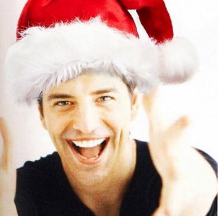 Ο Σάκης Ρουβάς ντύθηκε Αγιος Βασίλης και τρέλανε τις ρουβίτσες [εικόνα] | iefimerida.gr 0