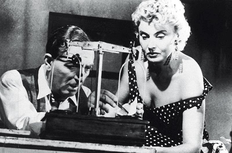 Σαν Σήμερα – Βυθίζεται το πλοίο «Δύστος» [εικόνες] | iefimerida.gr 5