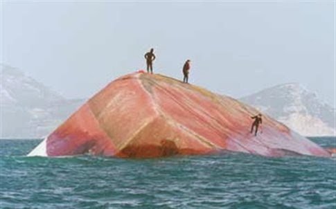 Σαν Σήμερα – Βυθίζεται το πλοίο «Δύστος» [εικόνες] | iefimerida.gr 8