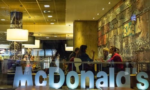 Εικόνες από τη ζωή στο Σεράγεβο σήμερα -20 χρόνια μετά τον πόλεμο [εικόνες] | iefimerida.gr 3