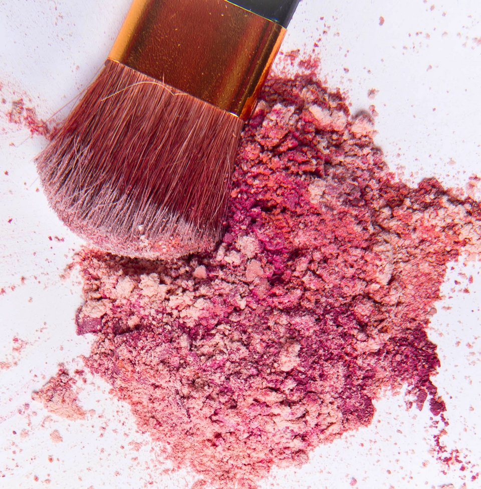 Τα 10 καλλυντικά που πρέπει να πετάξετε από το νεσεσέρ σας τώρα! [εικόνες] | iefimerida.gr 6