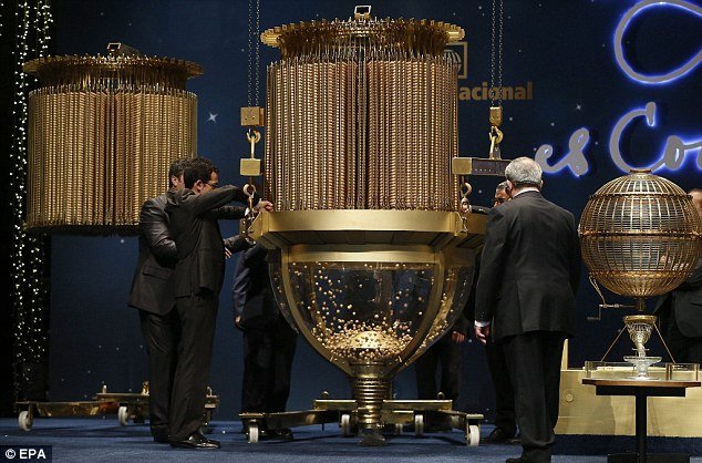 Πανζουρλισμός στην Ισπανία: Λαχείο μοίρασε 2,24 δισ. ευρώ -Ενας άνεργος μετανάστης ανάμεσα στους τυχερούς [εικόνες] | iefimerida.gr 4