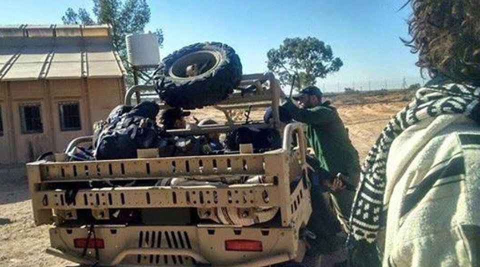 Κομάντος για κλάματα: Αντί να πολεμήσουν τους τζιχαντιστές πόζαραν για το Facebook -Αποκάλυψαν κατά λάθος τη θέση τους [εικόνες]    | iefimerida.gr 3