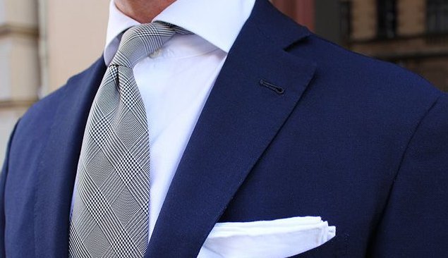 Πουκάμισο-γραβάτα: Τα τέσσερα λάθη στον συνδυασμό και πώς να τα αποφύγετε [εικόνες] | iefimerida.gr 4