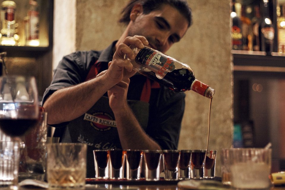 Η πρώην υπουργός Ζέττα Μακρή άνοιξε μπιστρό! Σερβίρει ελληνική κουζίνα στο κέντρο της Αθήνας [εικόνες] | iefimerida.gr 4