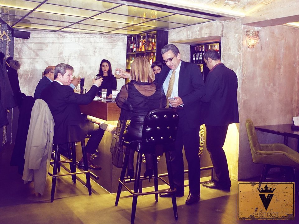 Η πρώην υπουργός Ζέττα Μακρή άνοιξε μπιστρό! Σερβίρει ελληνική κουζίνα στο κέντρο της Αθήνας [εικόνες] | iefimerida.gr 6