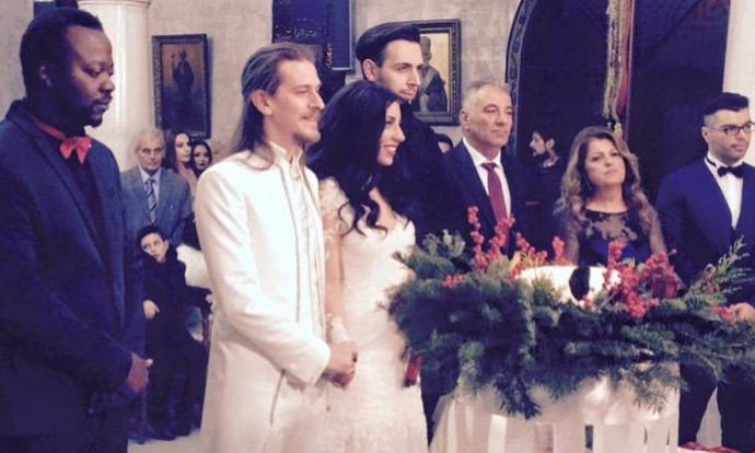 Παντρεύτηκε η Μελίνα των Vegas: Με εξώπλατο νυφικό και τον γαμπρό στα άσπρα [εικόνες&βίντεο]  | iefimerida.gr 0