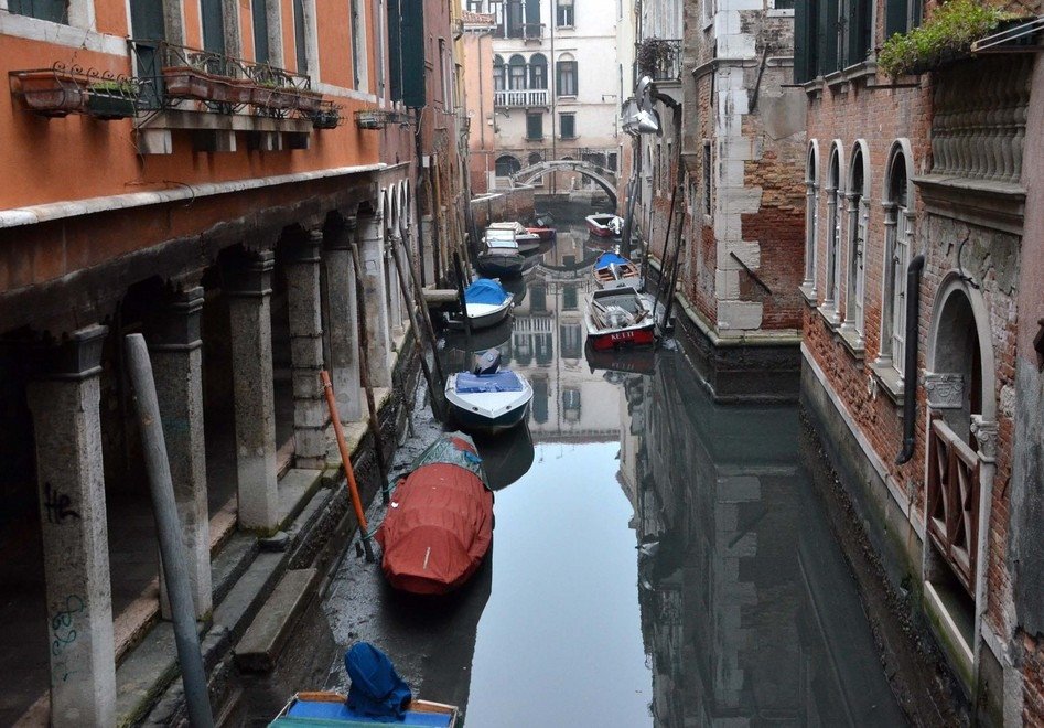 Αδειασαν από νερό τα κανάλια της Βενετίας -Δεν μπορούν να κινηθούν ούτε οι γόνδολες [εικόνες] | iefimerida.gr 6