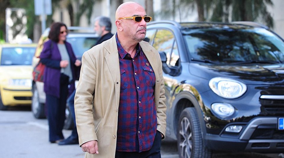 Ολο το ελληνικό θέατρο στην κηδεία του Μηνά Χατζησάββα - Στο εξωτερικό η σορός του για αποτέφρωση [εικόνες] | iefimerida.gr 16