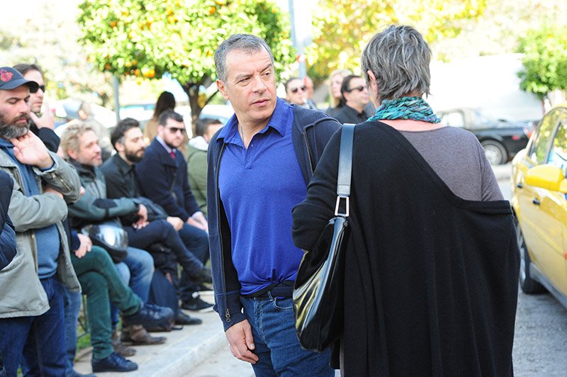 Ολο το ελληνικό θέατρο στην κηδεία του Μηνά Χατζησάββα - Στο εξωτερικό η σορός του για αποτέφρωση [εικόνες] | iefimerida.gr 7