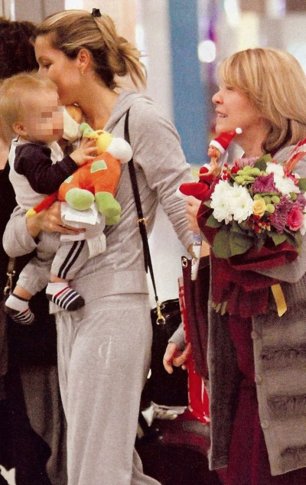  Μαριέττα Χρουσαλά: Με «κερατάκια» και λουλούδια την υποδέχθηκε η πεθερά [εικόνες]  | iefimerida.gr 3