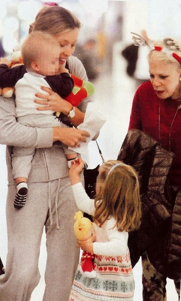  Μαριέττα Χρουσαλά: Με «κερατάκια» και λουλούδια την υποδέχθηκε η πεθερά [εικόνες]  | iefimerida.gr 1