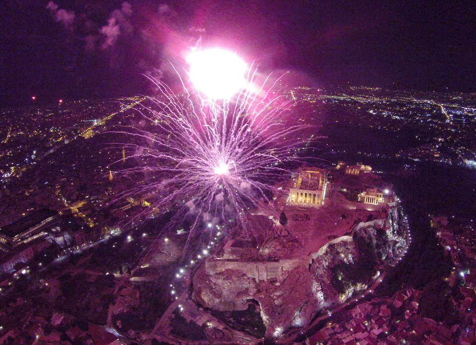 Η μαγεία της Ακρόπολης και τη νύχτα -Εντυπωσιακές αεροφωτογραφίες [εικόνες] | iefimerida.gr 1