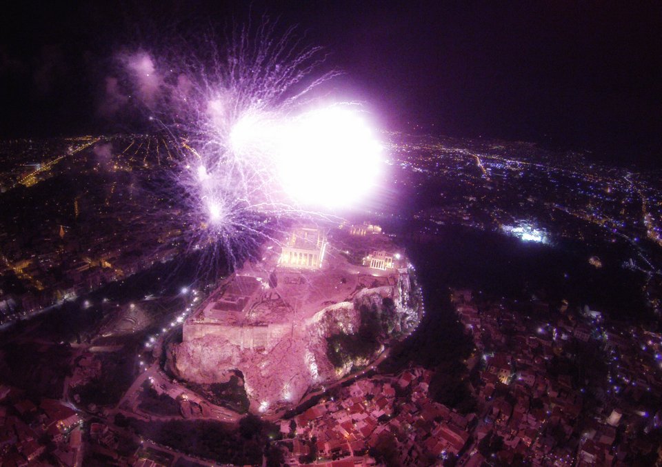 Η μαγεία της Ακρόπολης και τη νύχτα -Εντυπωσιακές αεροφωτογραφίες [εικόνες] | iefimerida.gr 2