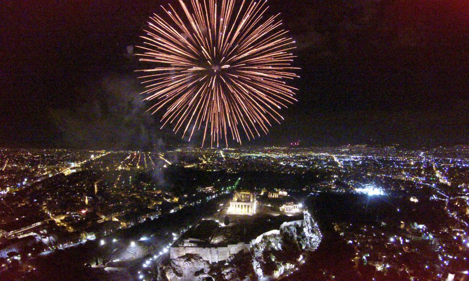 Η μαγεία της Ακρόπολης και τη νύχτα -Εντυπωσιακές αεροφωτογραφίες [εικόνες] | iefimerida.gr 6