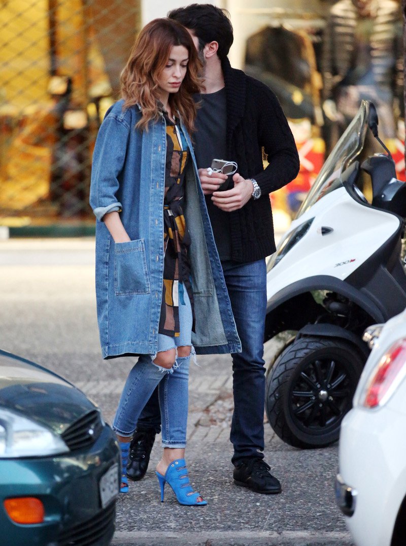 Χωρίς κέφια η Ελένη Φουρέιρα σε βόλτα με τον σύντροφό της [εικόνες] | iefimerida.gr 3