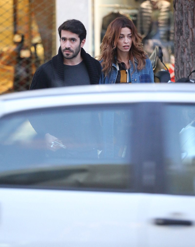 Χωρίς κέφια η Ελένη Φουρέιρα σε βόλτα με τον σύντροφό της [εικόνες] | iefimerida.gr 1