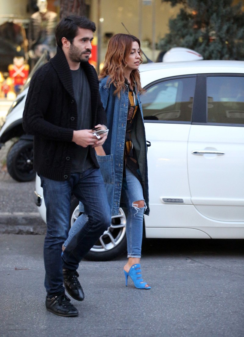 Χωρίς κέφια η Ελένη Φουρέιρα σε βόλτα με τον σύντροφό της [εικόνες] | iefimerida.gr 0