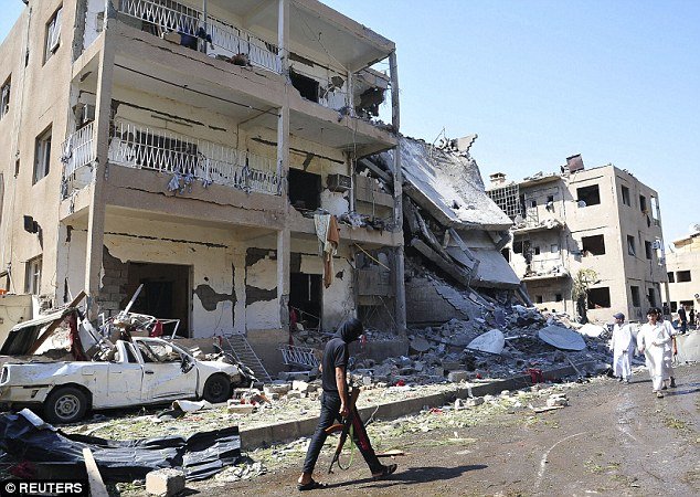 Μία γυναίκα εξομολογείται: Το ταξίδι στην κόλαση του ISIS -«Πήγα να στρατολογηθώ μαζί με τον γιο μου» [εικόνες] | iefimerida.gr 0