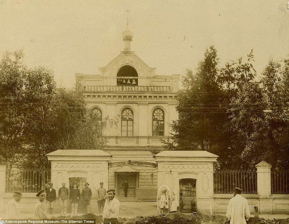 Το «κορίτσι-φάντασμα» της Ρωσίας -Μυστήριο γύρω από φωτογραφίες 100 ετών [εικόνες] | iefimerida.gr 4