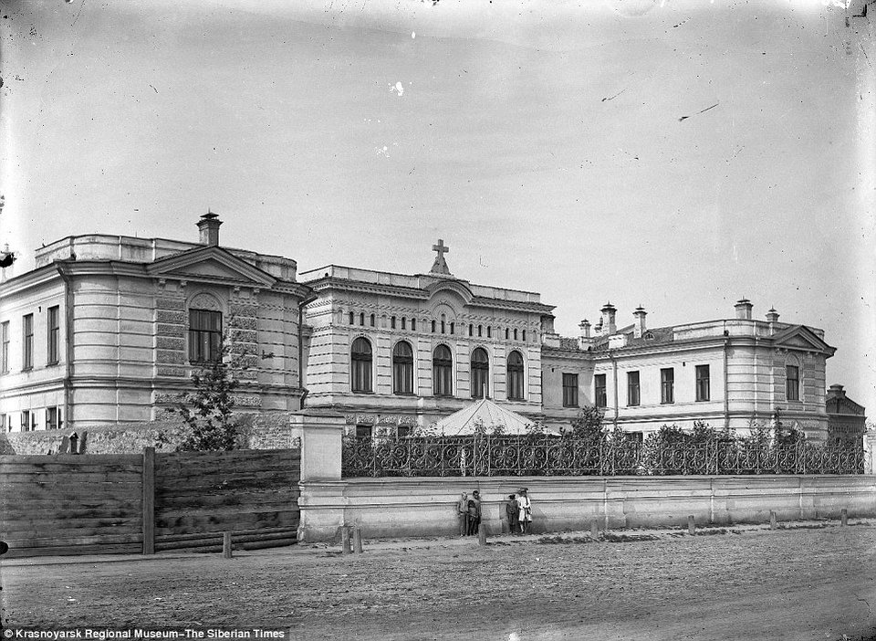 Το «κορίτσι-φάντασμα» της Ρωσίας -Μυστήριο γύρω από φωτογραφίες 100 ετών [εικόνες] | iefimerida.gr 0