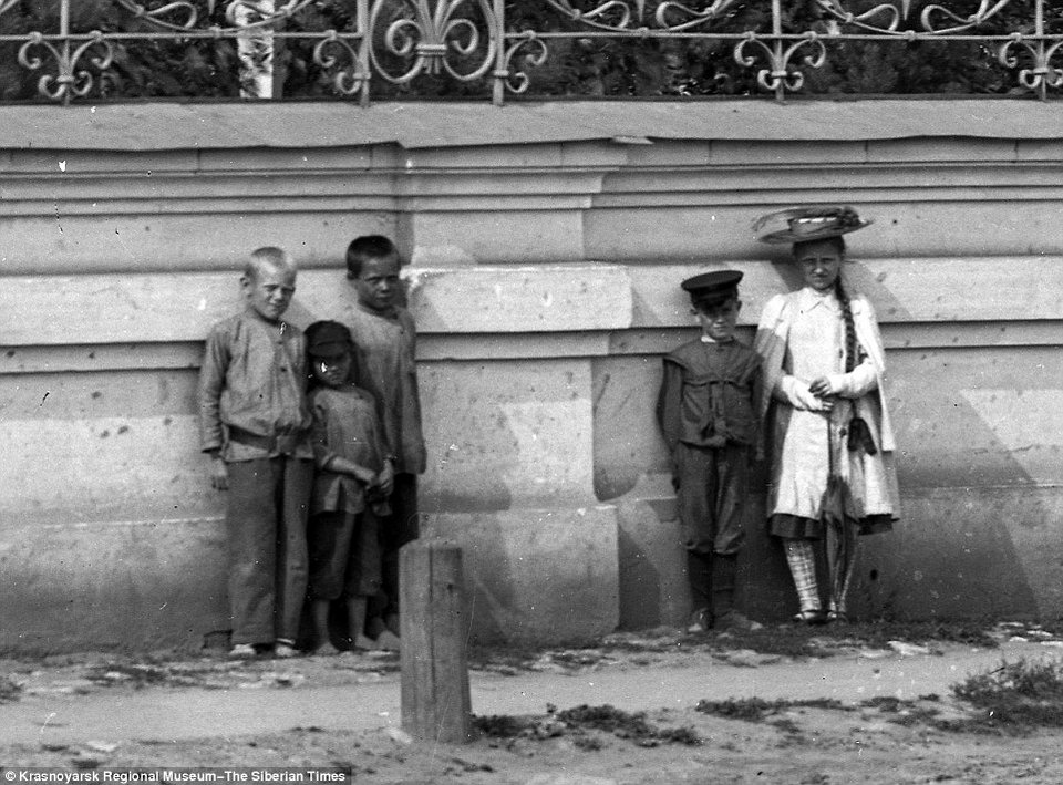 Το «κορίτσι-φάντασμα» της Ρωσίας -Μυστήριο γύρω από φωτογραφίες 100 ετών [εικόνες] | iefimerida.gr 6