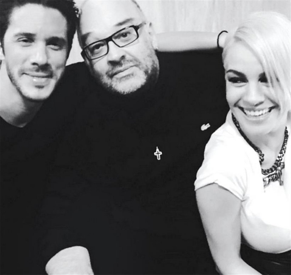 Νέο ζευγάρι στην ελληνική σόουμπιζ -Ο τραγουδιστής και η παραγωγός [εικόνα] | iefimerida.gr 0