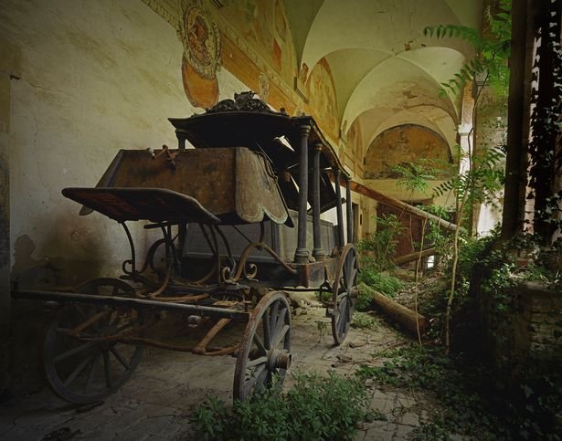 Η ομορφιά της εγκατάλειψης -«Μαραζωμένα» κτίρια σε «μυστικές» τοποθεσίες [εικόνες] | iefimerida.gr 6