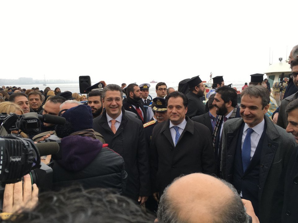 Δίπλα-δίπλα Μητσοτάκης και Τζιτζικώστας στον αγιασμό [εικόνες] | iefimerida.gr 1