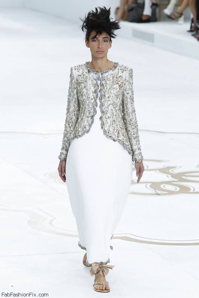 Η Βραζιλιάνα, άγνωστη, μούσα του Λάγκερφελντ -Πάνω της ράβονται όλα τα Chanel [εικόνες] | iefimerida.gr 8