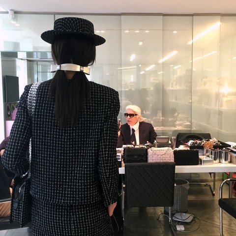 Η Βραζιλιάνα, άγνωστη, μούσα του Λάγκερφελντ -Πάνω της ράβονται όλα τα Chanel [εικόνες] | iefimerida.gr 0