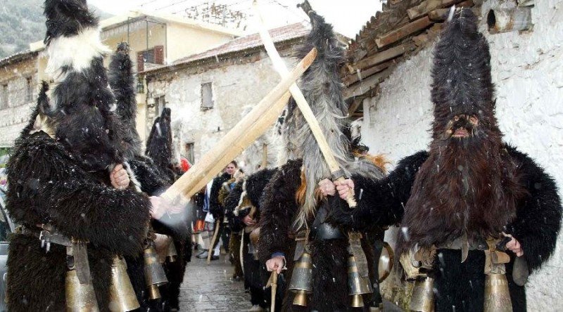 Τα ήθη και έθιμα της γιορτής των Θεοφανείων σε κάθε γωνιά της Ελλάδας [εικόνες] | iefimerida.gr 0